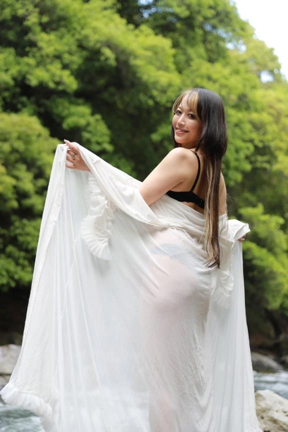 貴子