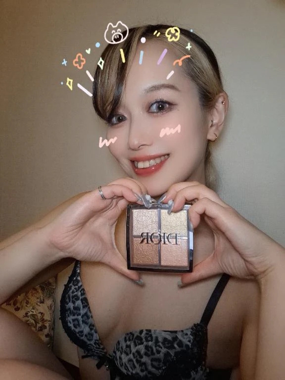貴子