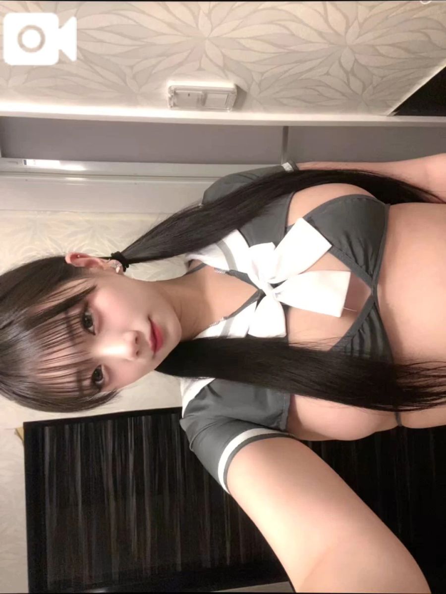 つき
