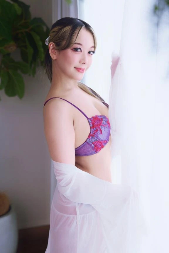 貴子